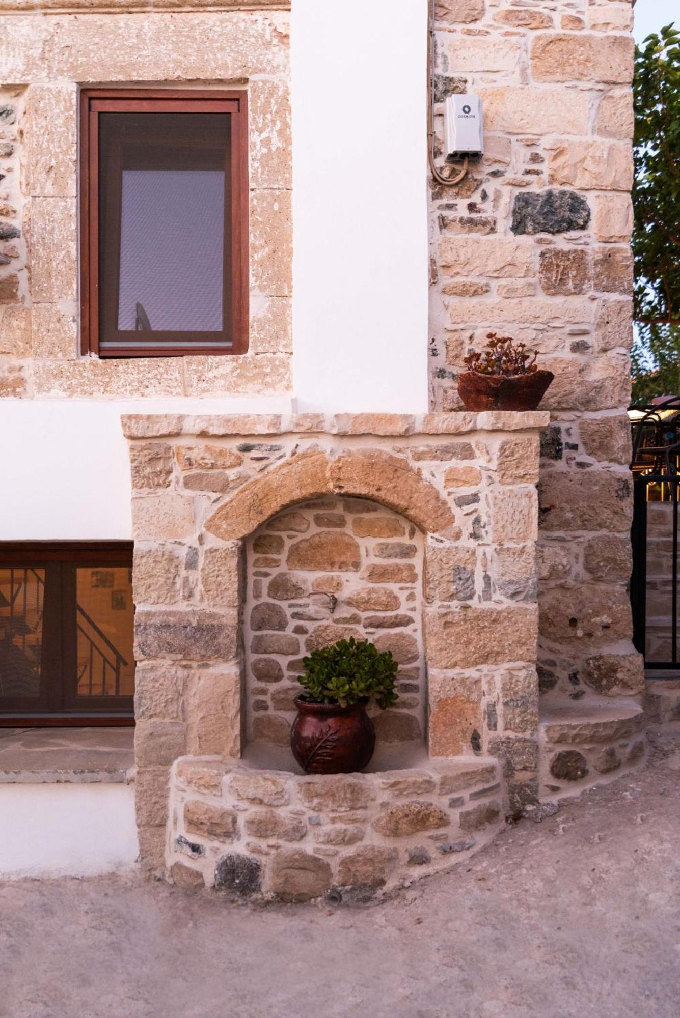 Stone House Elefteria Near Matala Beach Petrokefálion Esterno foto